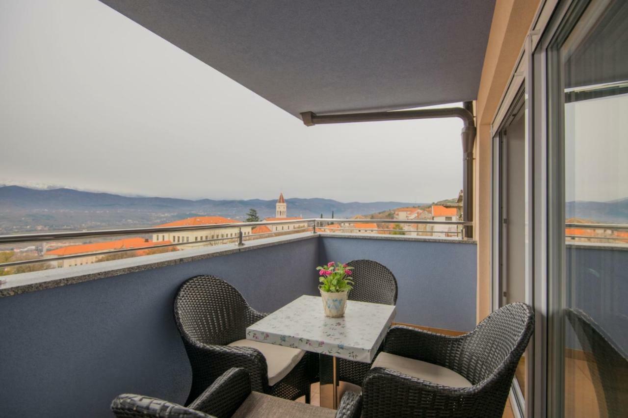 Apartment Petra Imotski Zewnętrze zdjęcie